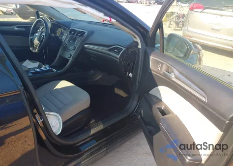 2017 Ford Fusion S из США, поврежденный, VIN 3FA6P0G70HR174743